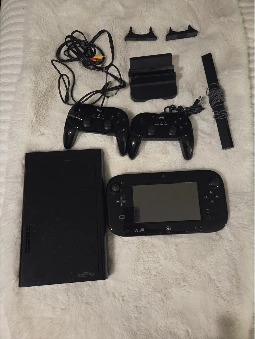 Nintendo Wii U Black Gaming System 32GB Console + Gamepad Bundle 2012